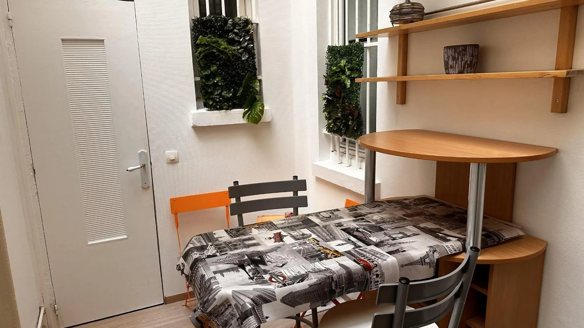 Close To The Park Georges Brassens Apartment